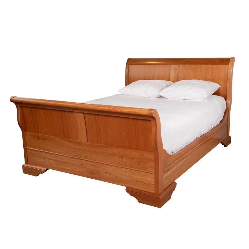 Queen size sleigh bed in Solid cherrywood