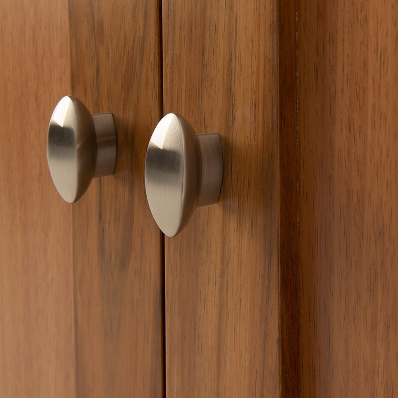 Neo display buffet cabinet - door handles
