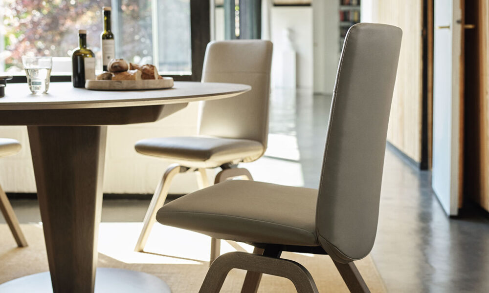 Stressless Chilli Reclining Dining Chair with wood D200 Legs and Batick Cream White Leather