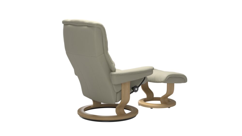 Stressless Mayfair Classic Base Recliner with white light leather and Oak wood